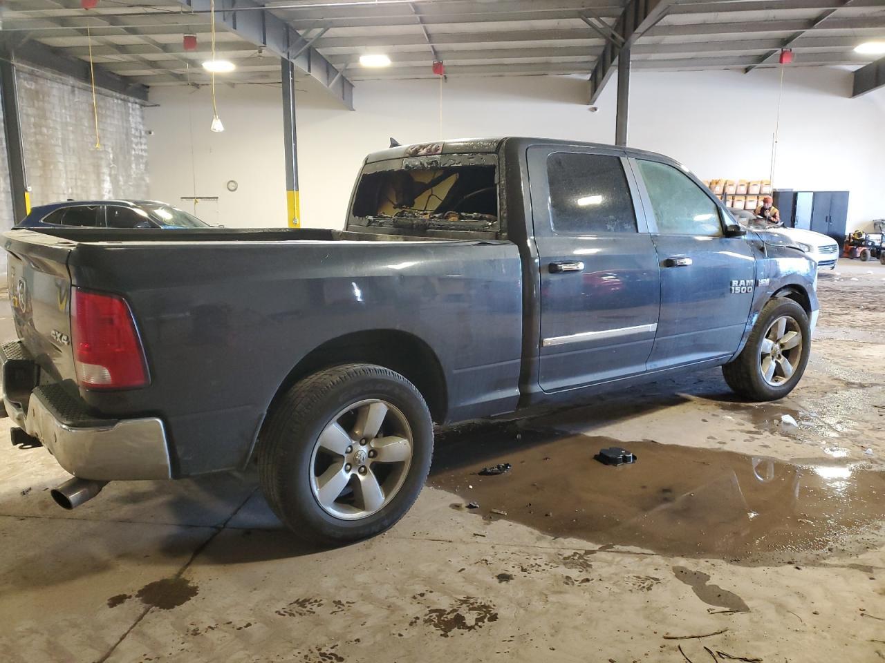 2017 RAM 1500 SLT - Image 3