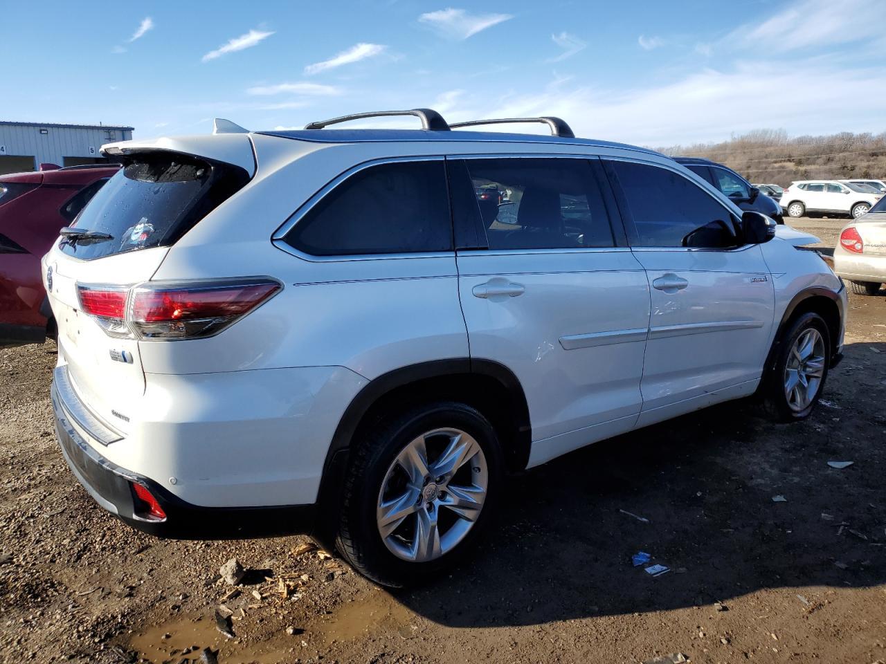 2015 TOYOTA HIGHLANDER - Фото 3