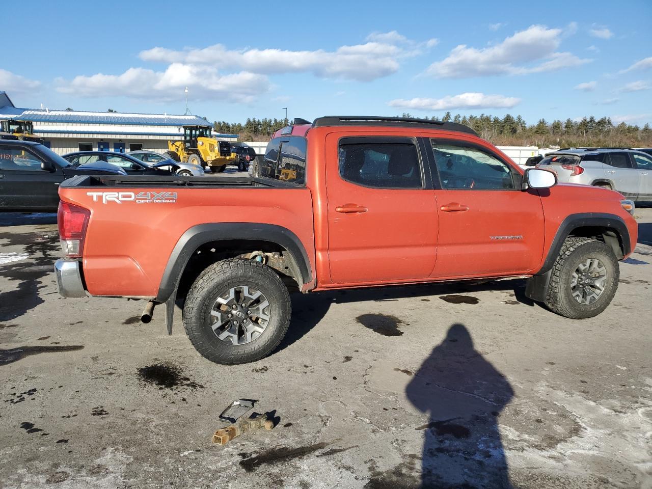2017 TOYOTA TACOMA DOU - Фото 3