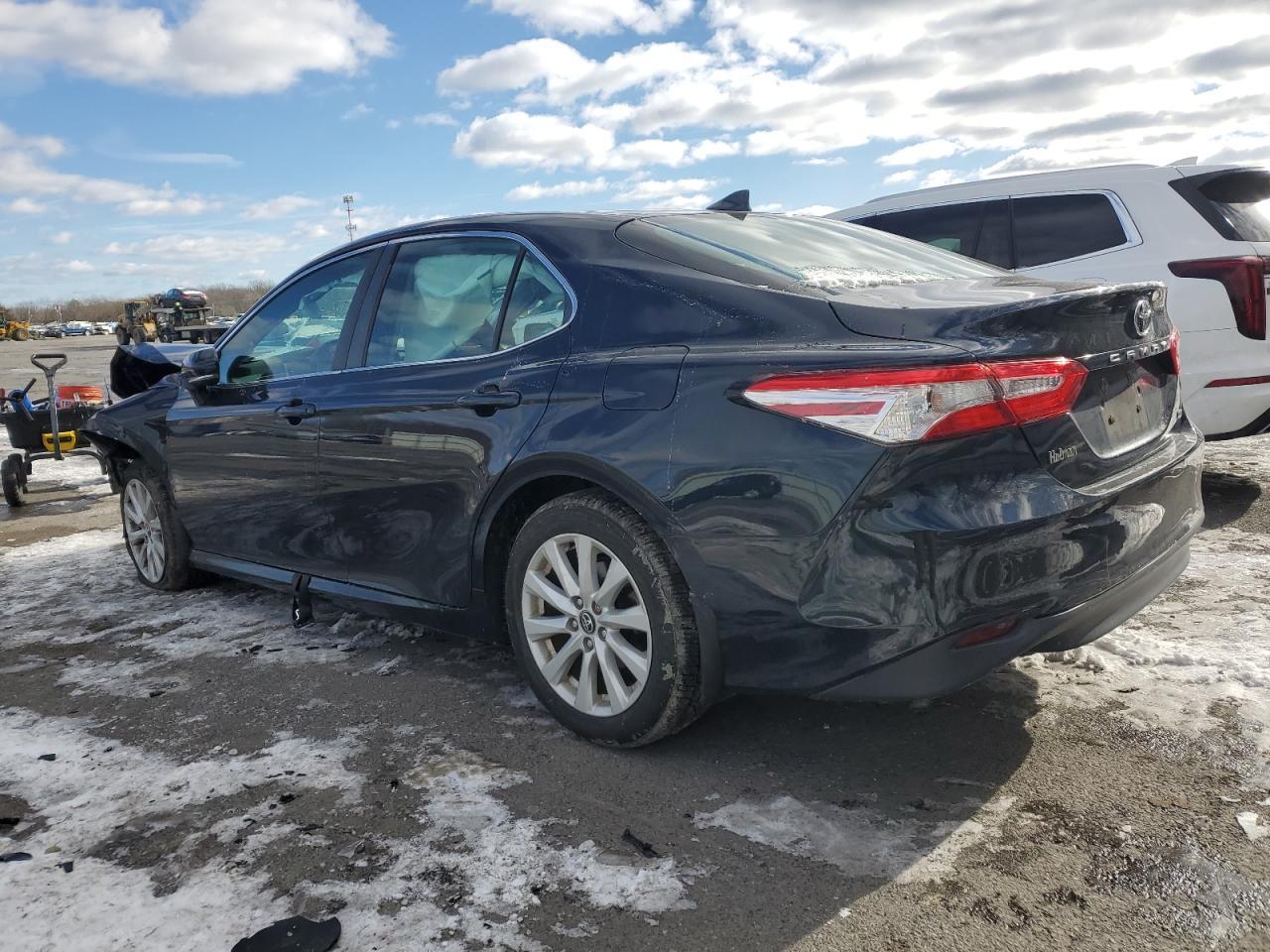 2020 TOYOTA CAMRY LE - Фото 2