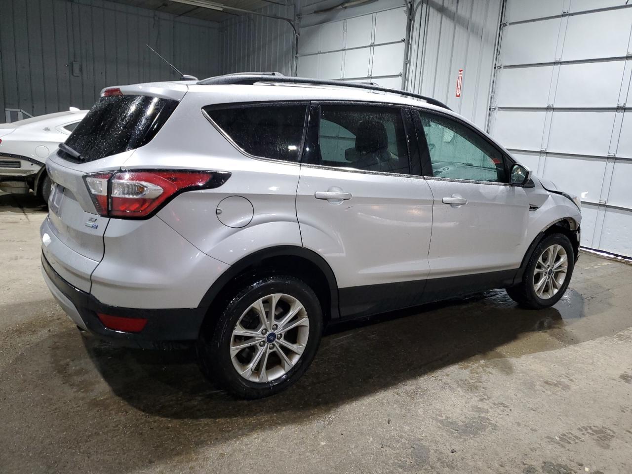 2017 FORD ESCAPE SE - Фото 3
