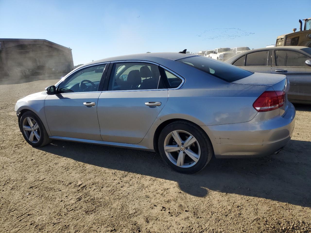 2013 VOLKSWAGEN PASSAT SE - Image 2