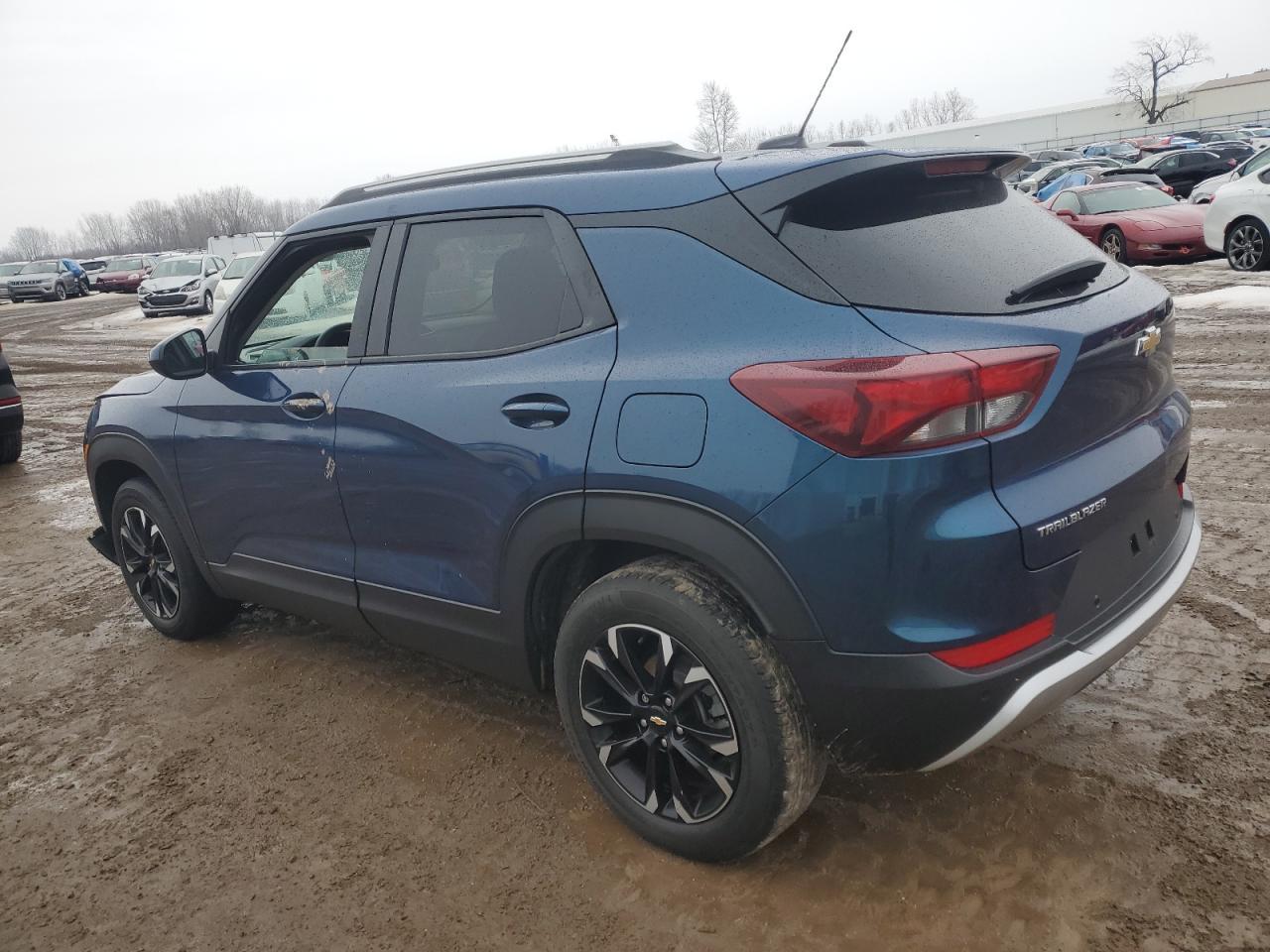 2021 CHEVROLET TRAILBLAZE - Image 2