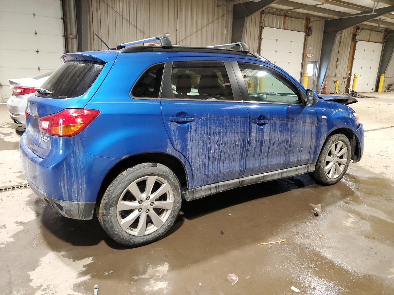 2015 MITSUBISHI OUTLANDER - Фото 3
