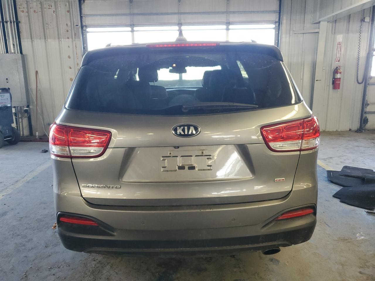 2016 KIA SORENTO LX - Image 6