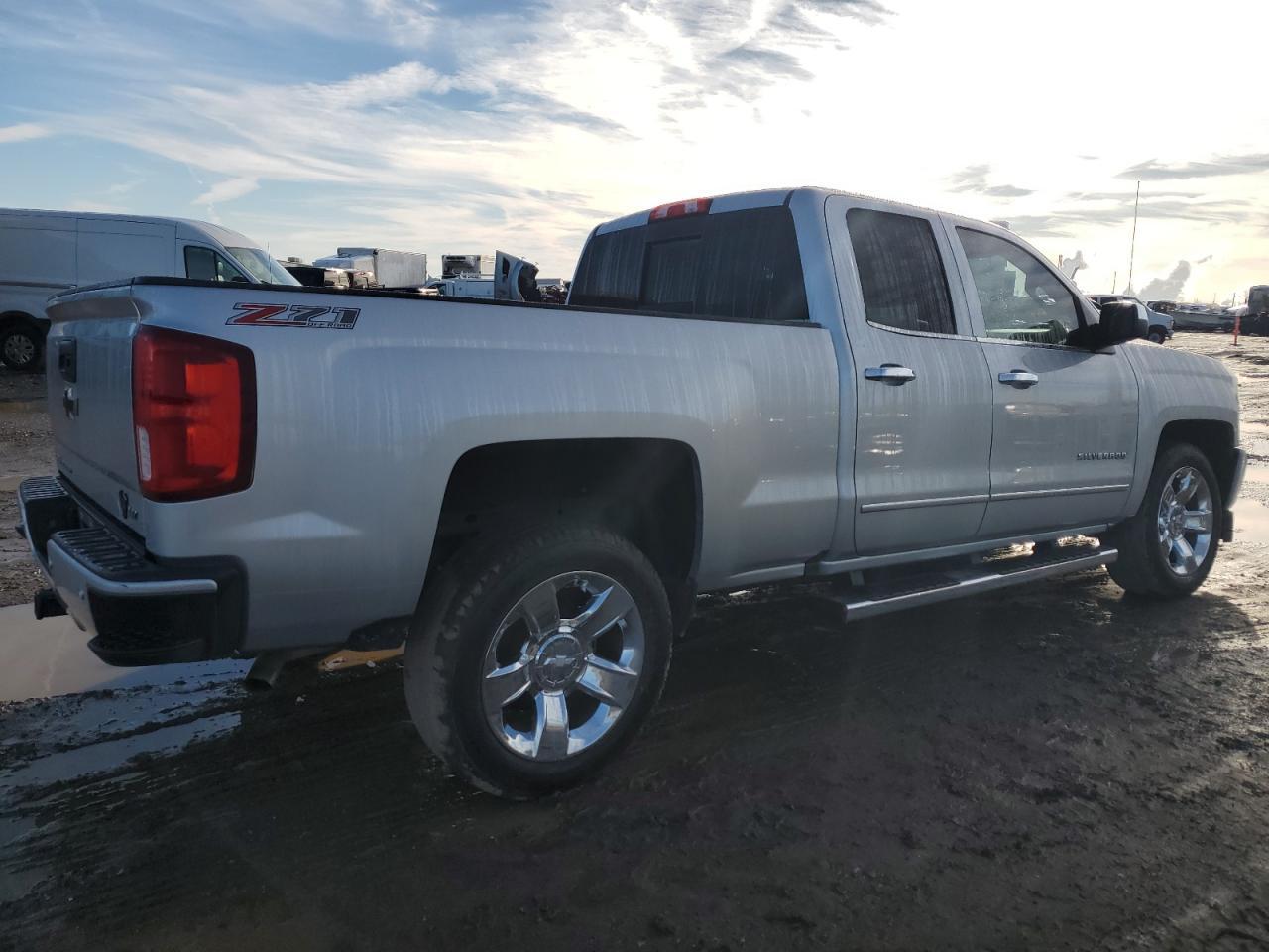 2017 CHEVROLET SILVERADO - Фото 3