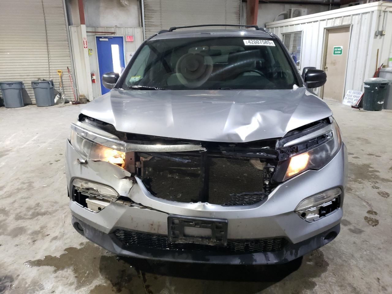 2017 HONDA PILOT LX - Image 5