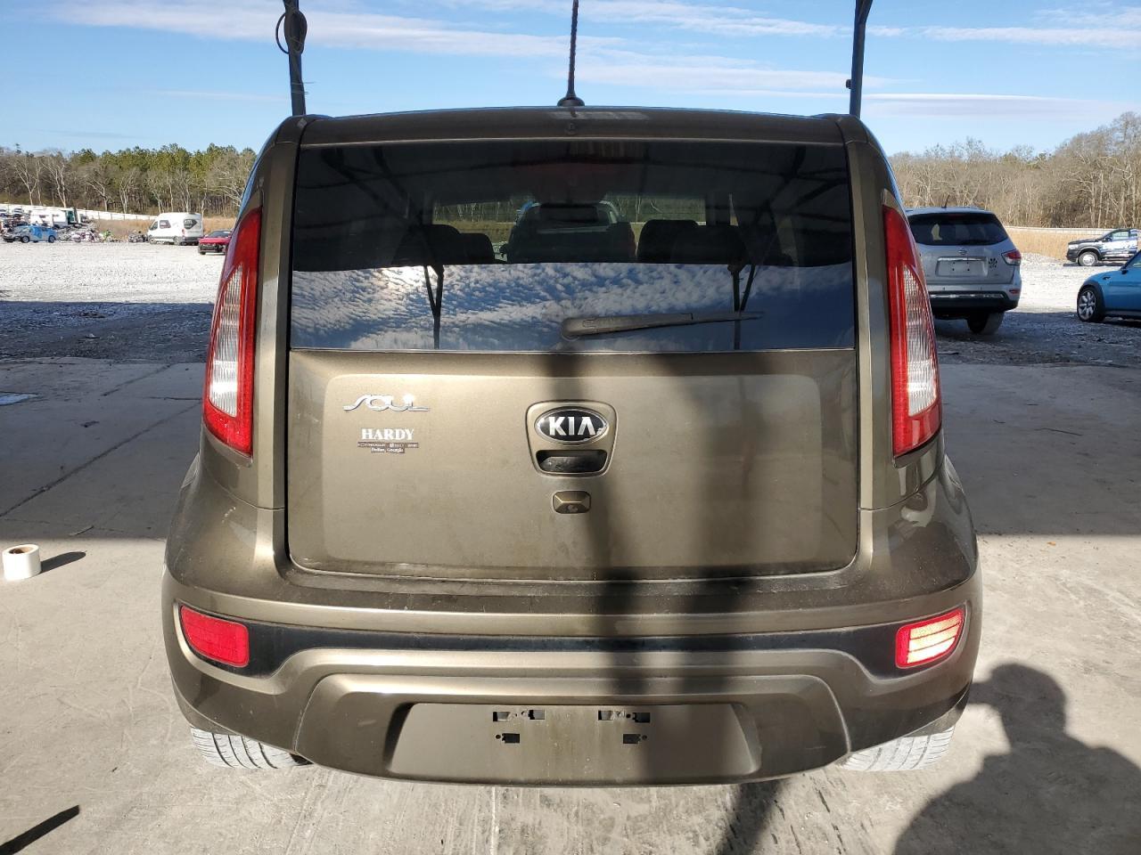 2013 KIA SOUL + - Image 6