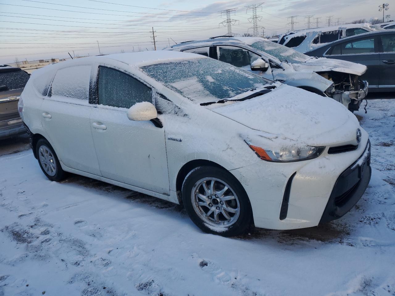 2015 TOYOTA PRIUS V - Фото 4