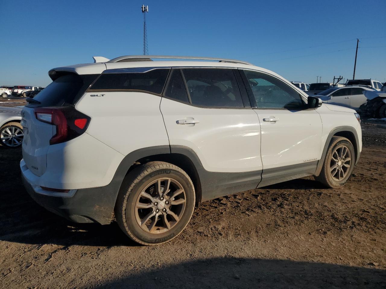 2023 GMC TERRAIN SL - Image 3