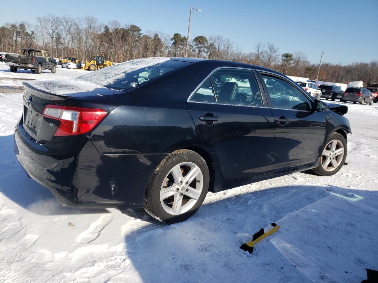 2014 TOYOTA CAMRY L - Фото 3