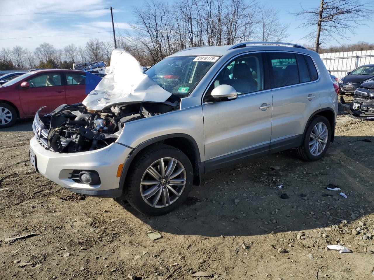 2014 VOLKSWAGEN TIGUAN S
