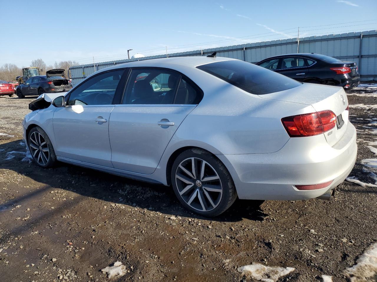 2013 VOLKSWAGEN JETTA GLI - Image 2