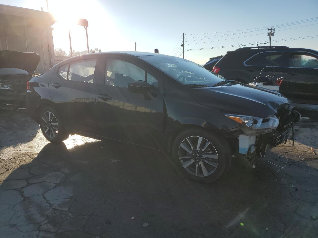 2021 NISSAN VERSA SV - Фото 4