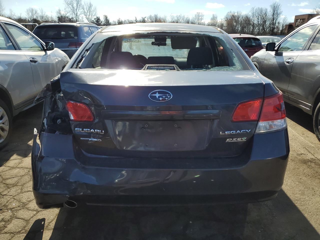 2012 SUBARU LEGACY 2.5 - Image 6