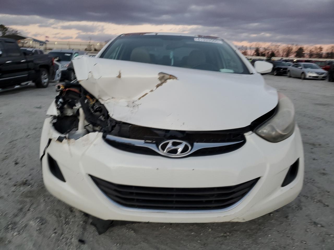 2013 HYUNDAI ELANTRA GL - Image 5