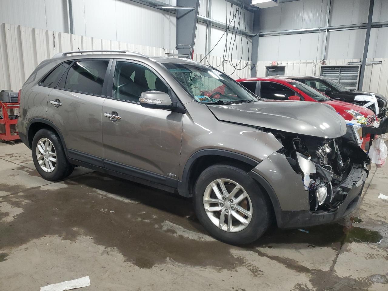 2015 KIA SORENTO LX - Image 4