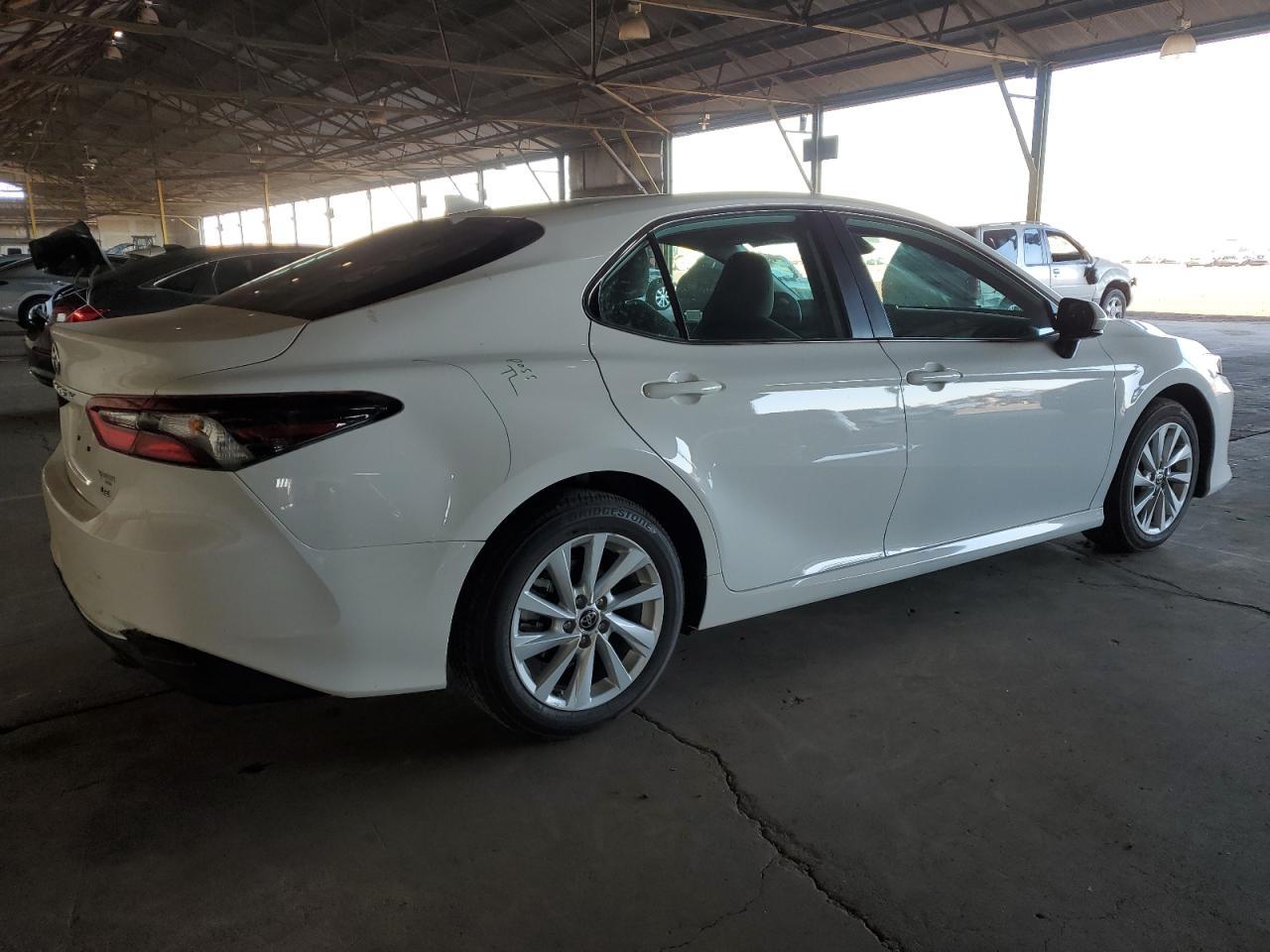 2024 TOYOTA CAMRY LE - Фото 3