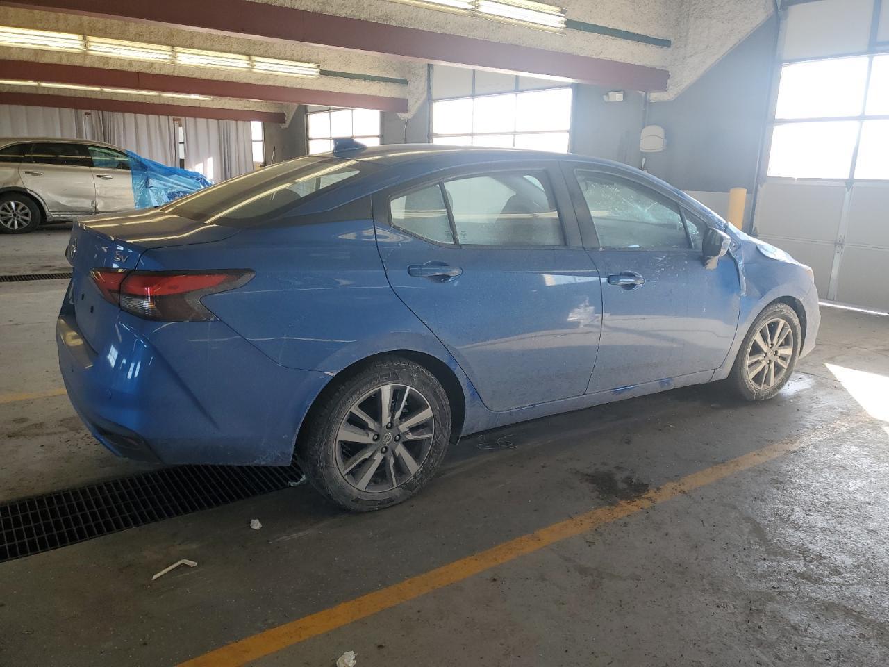 2021 NISSAN VERSA SV - Фото 3