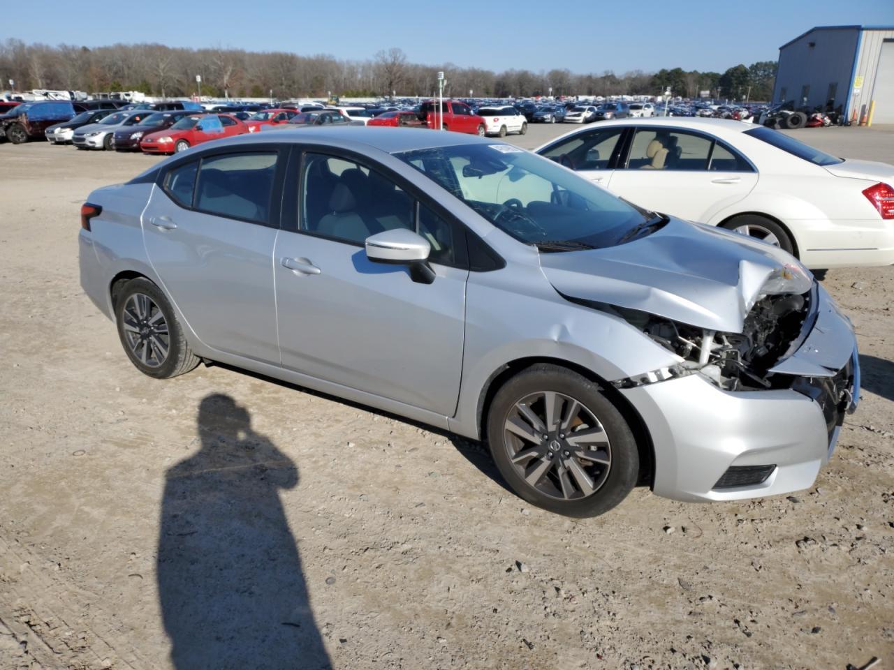 2021 NISSAN VERSA SV - Фото 4