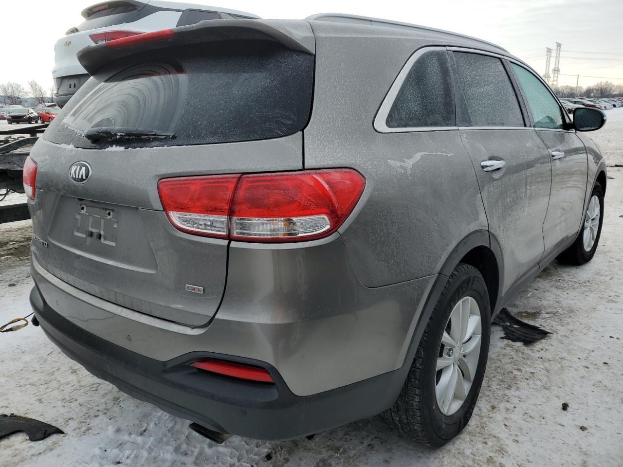 2017 KIA SORENTO LX - Фото 3