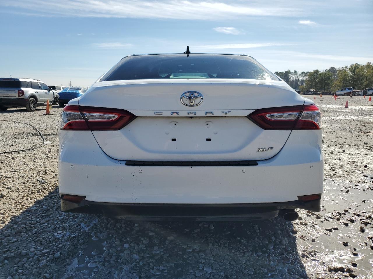 2018 TOYOTA CAMRY L - Image 6