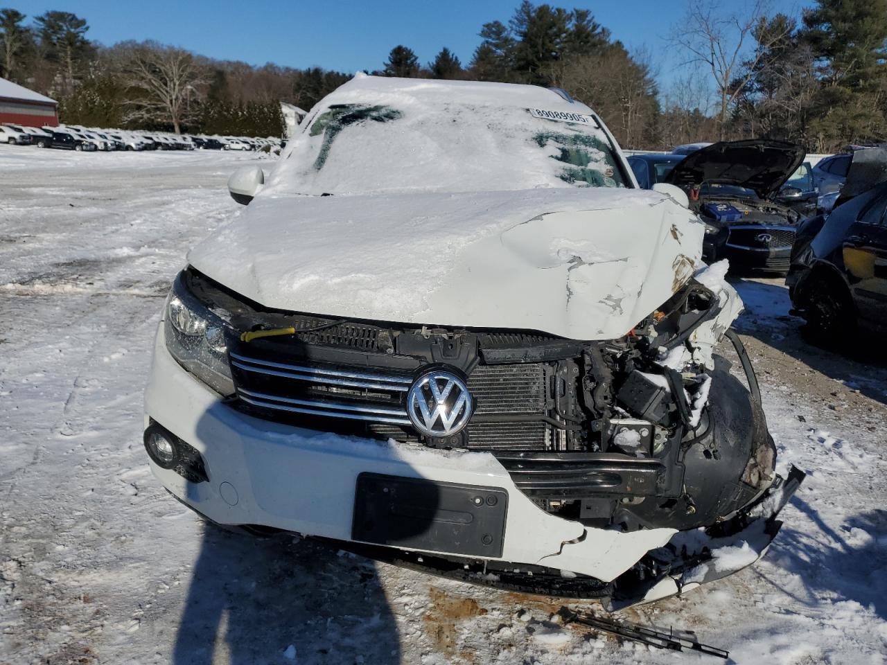 2015 VOLKSWAGEN TIGUAN S - Фото 5
