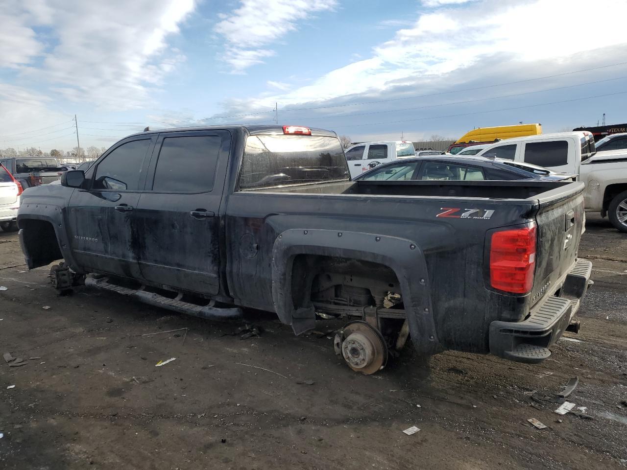 2018 CHEVROLET SILVERADO - Фото 2