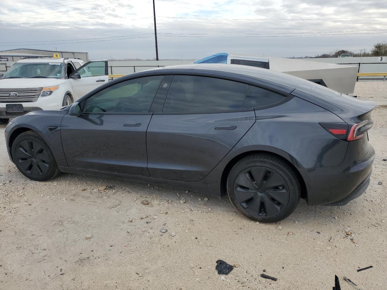2024 TESLA MODEL 3 - Фото 2