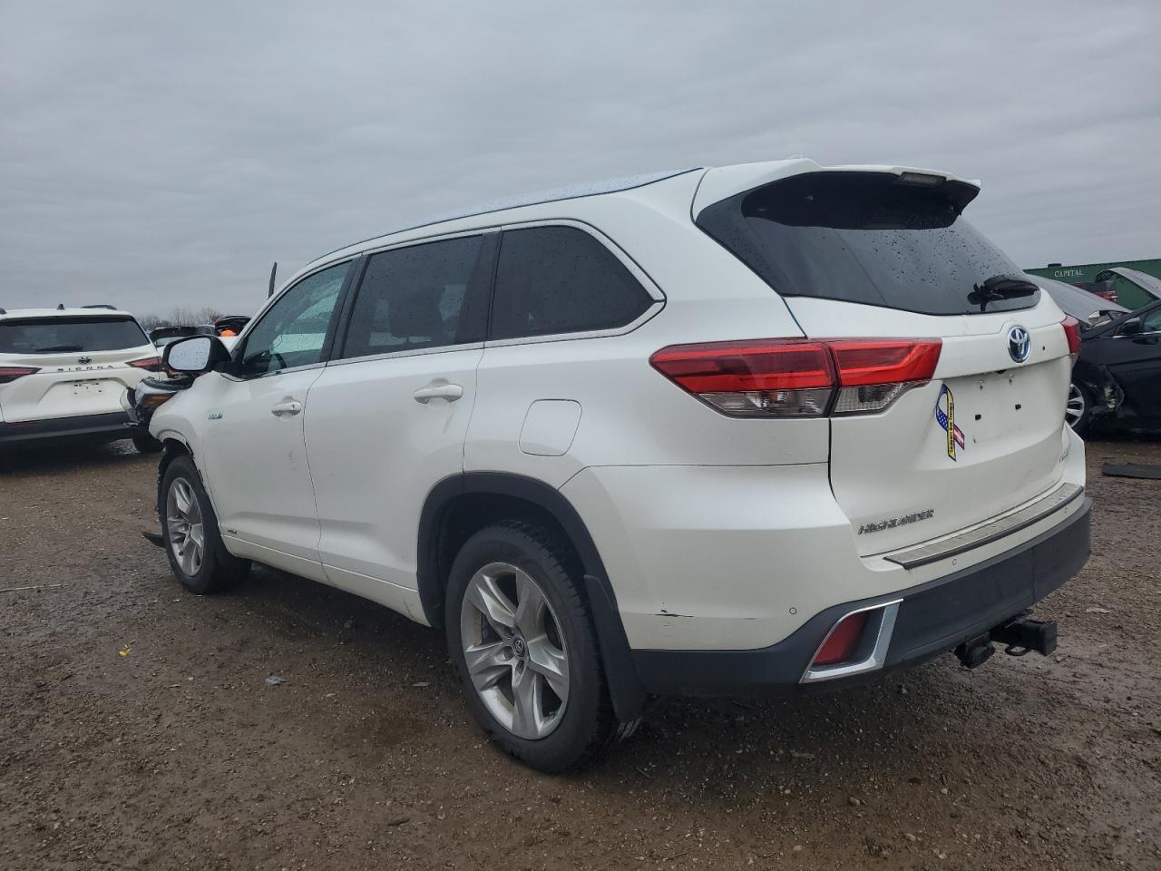 2019 TOYOTA HIGHLANDER - Image 2