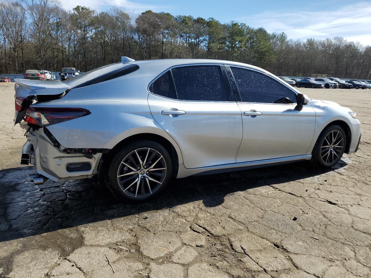 2021 TOYOTA CAMRY SE - Фото 3
