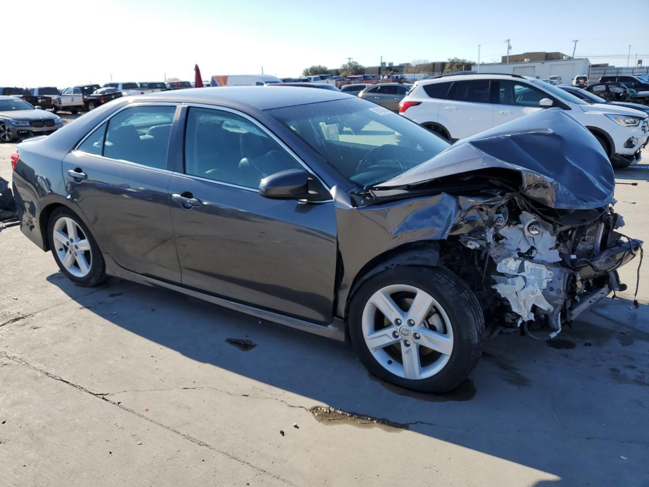 2014 TOYOTA CAMRY L - Image 4
