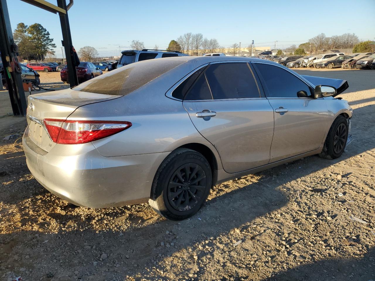 2016 TOYOTA CAMRY LE - Фото 3