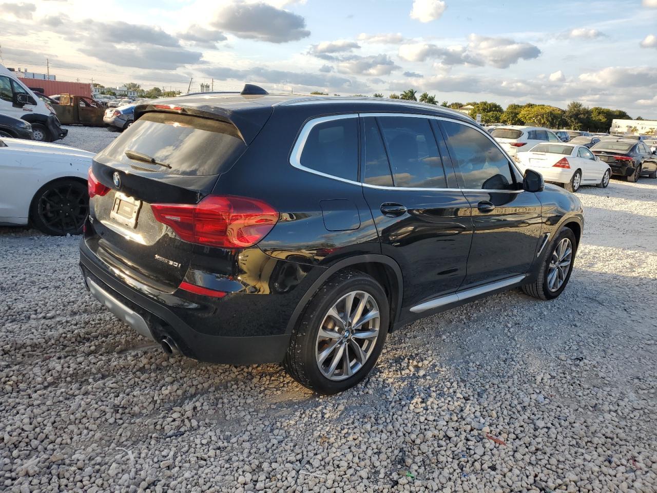 2019 BMW X3 XDRIVE3 - Image 3