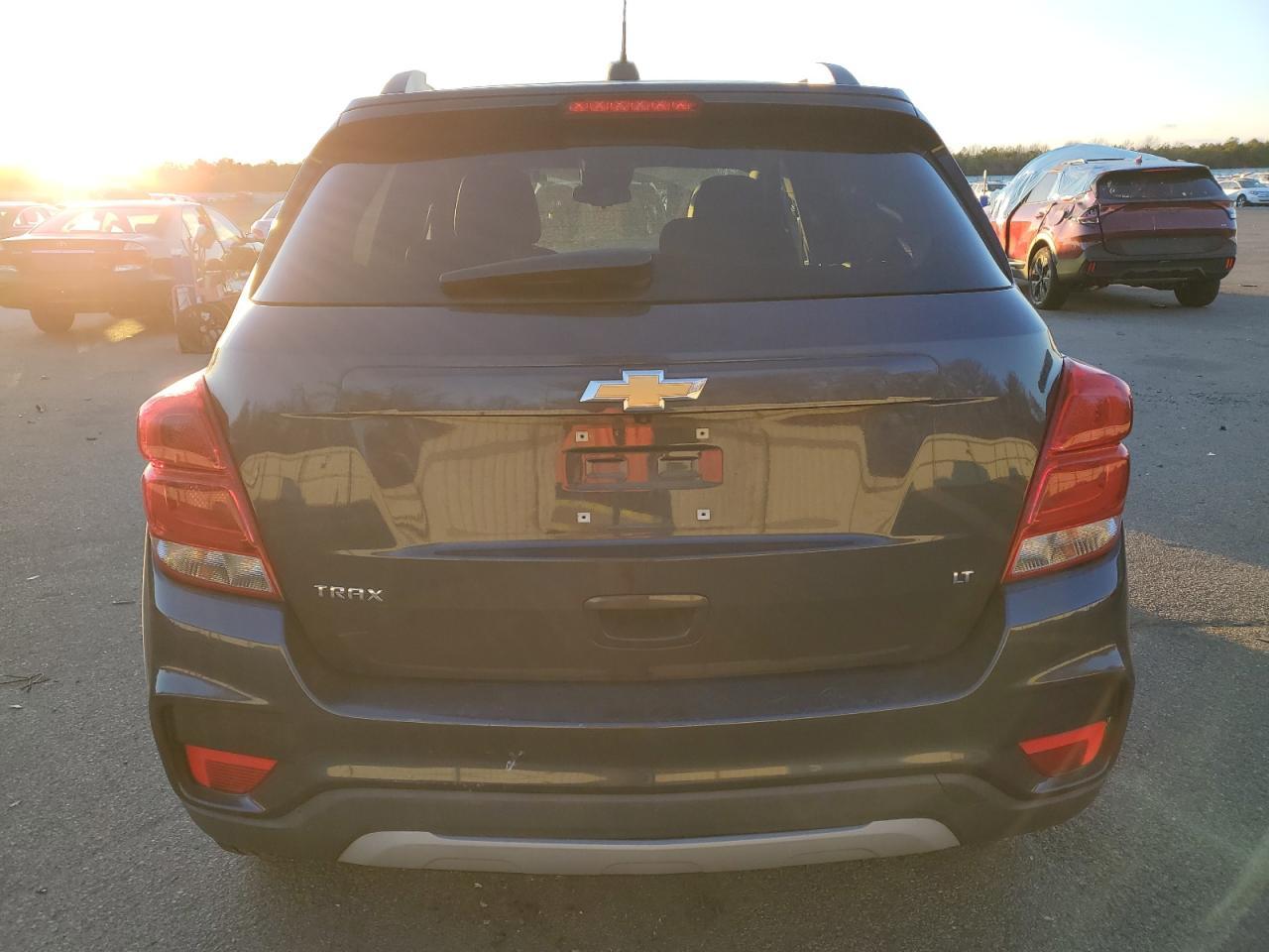 2019 CHEVROLET TRAX 1LT - Фото 6