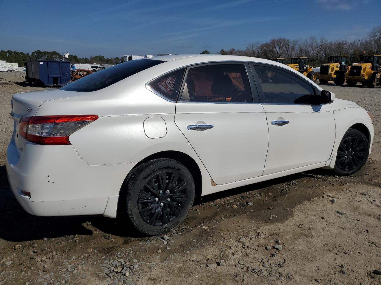 2013 NISSAN SENTRA S - Фото 3