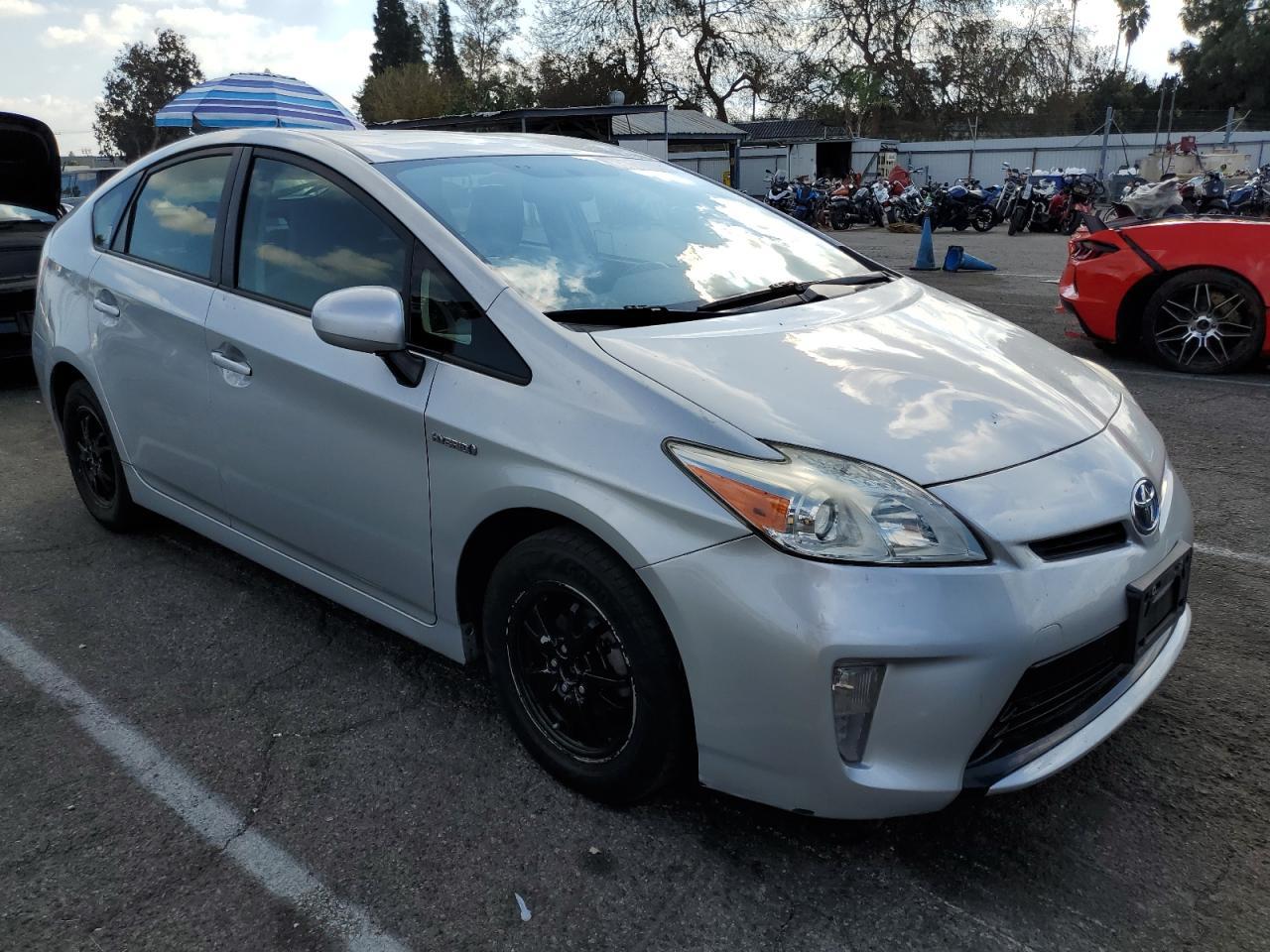 2015 TOYOTA PRIUS - Image 4