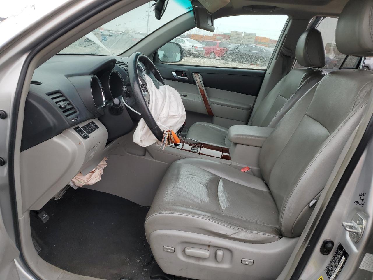 2011 TOYOTA HIGHLANDER - Image 7