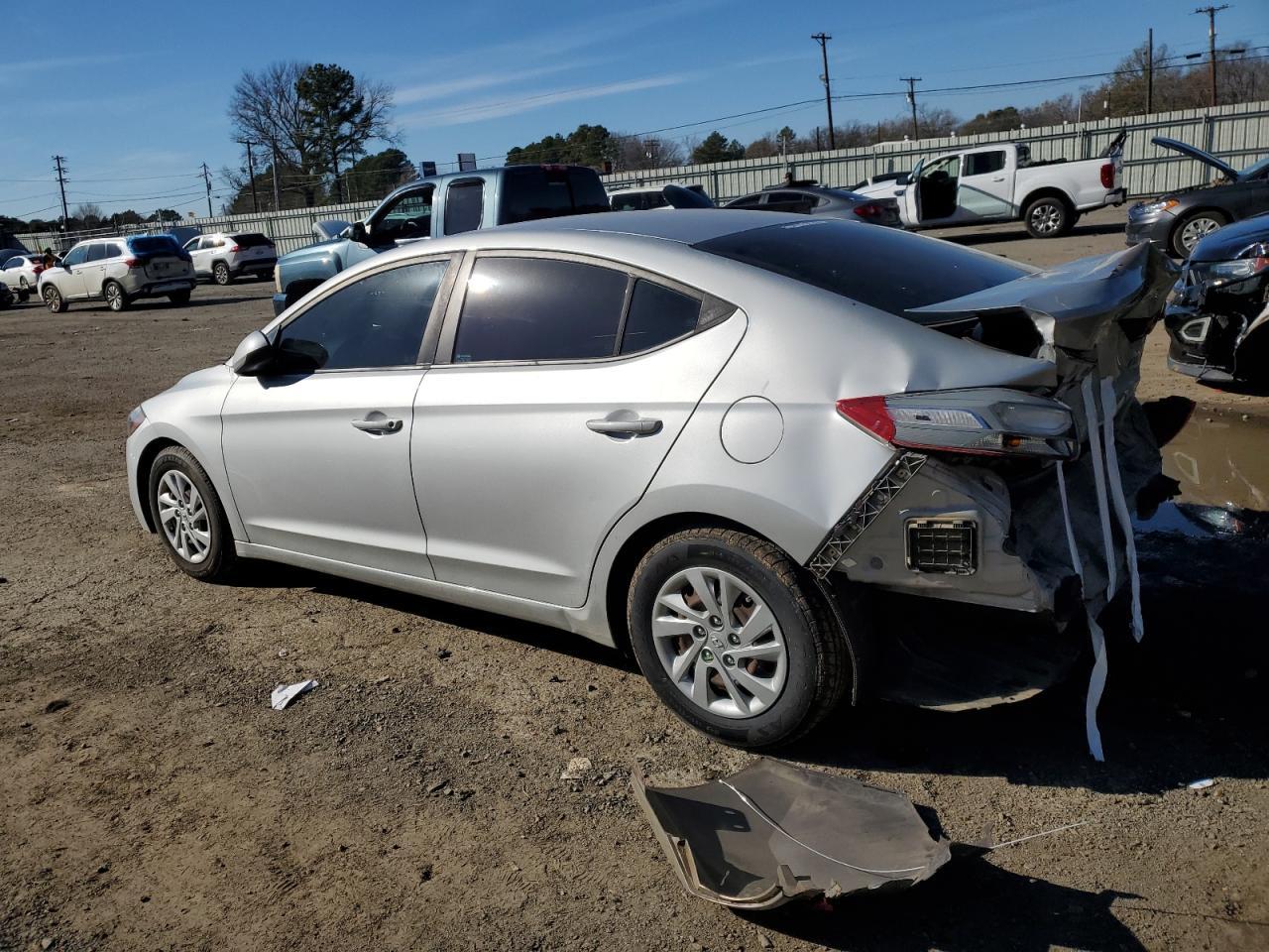 2018 HYUNDAI ELANTRA SE - Image 2