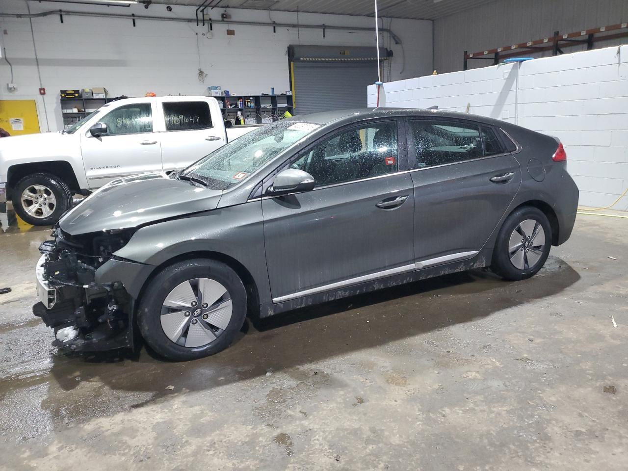 2022 HYUNDAI IONIQ SE
