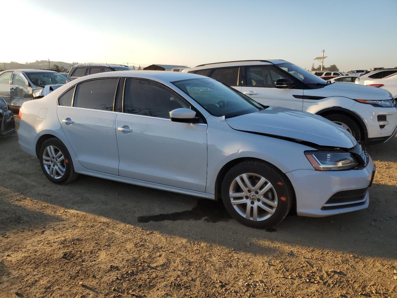 2017 VOLKSWAGEN JETTA S - Image 4