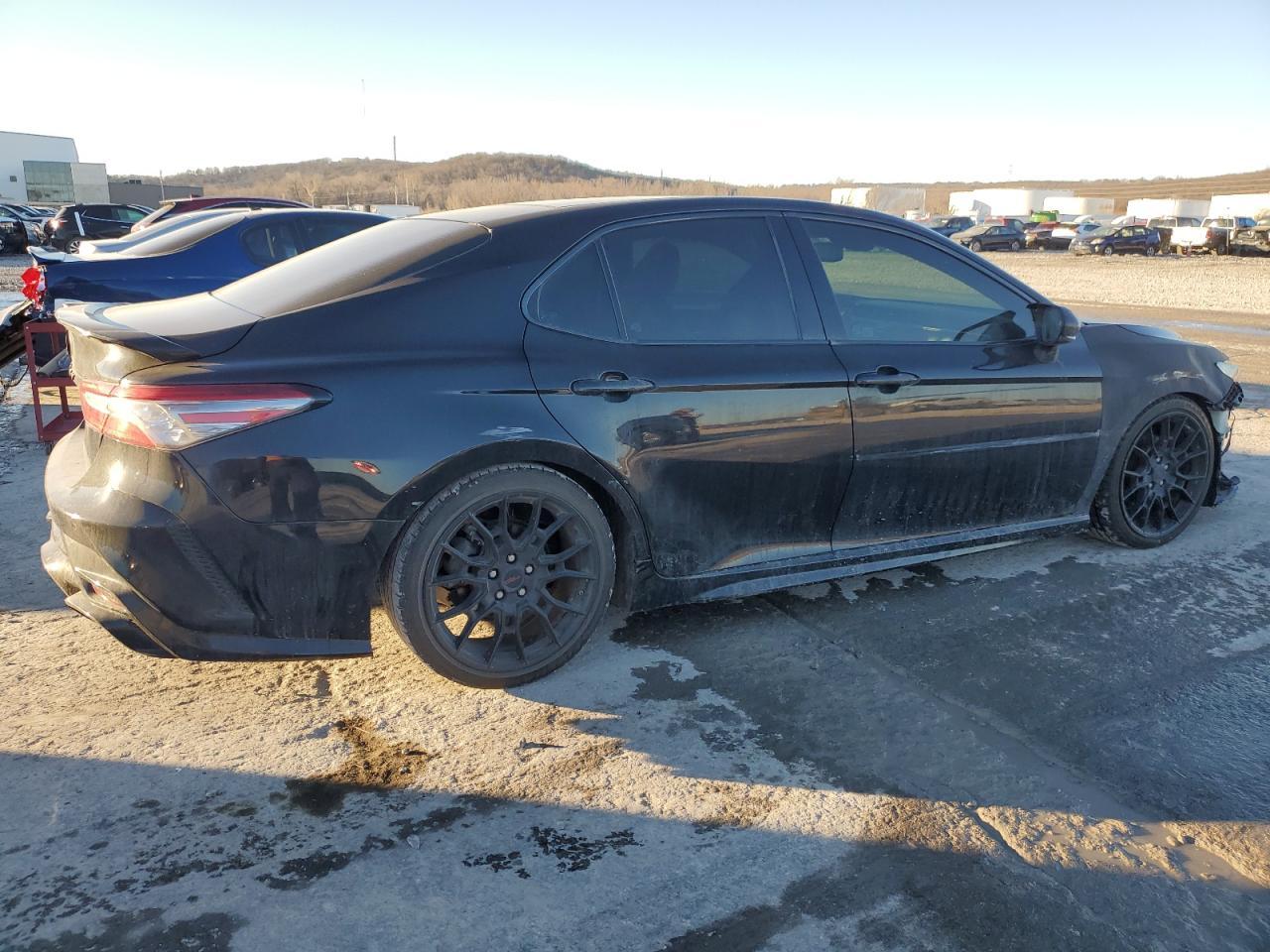 2018 TOYOTA CAMRY XSE - Image 3