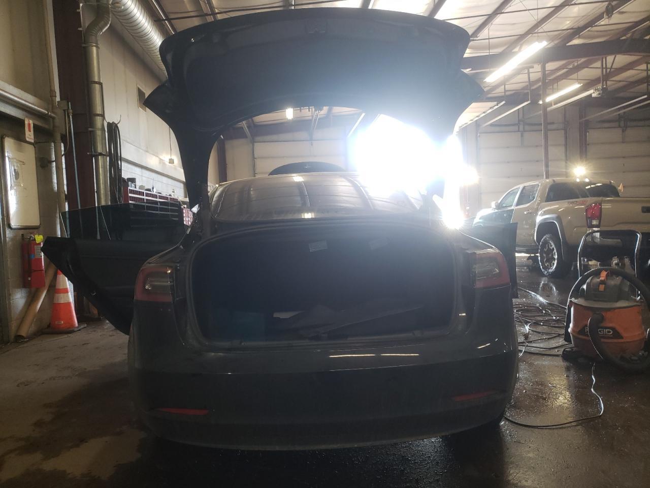 2023 TESLA MODEL 3 - Фото 6
