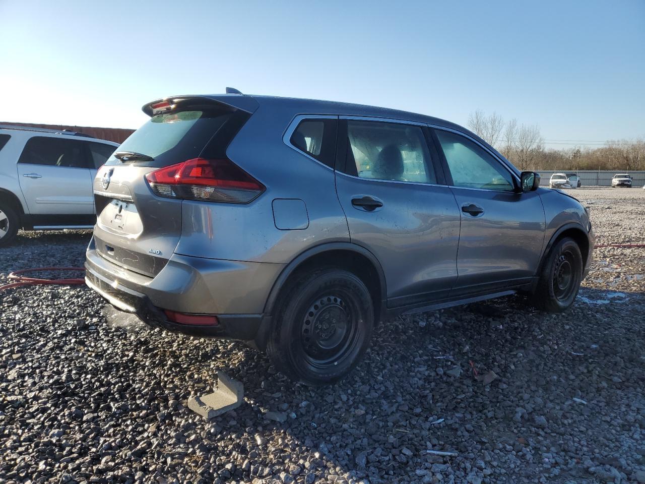 2018 NISSAN ROGUE S - Фото 3