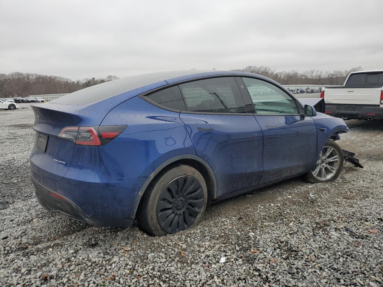 2023 TESLA MODEL Y - Фото 3