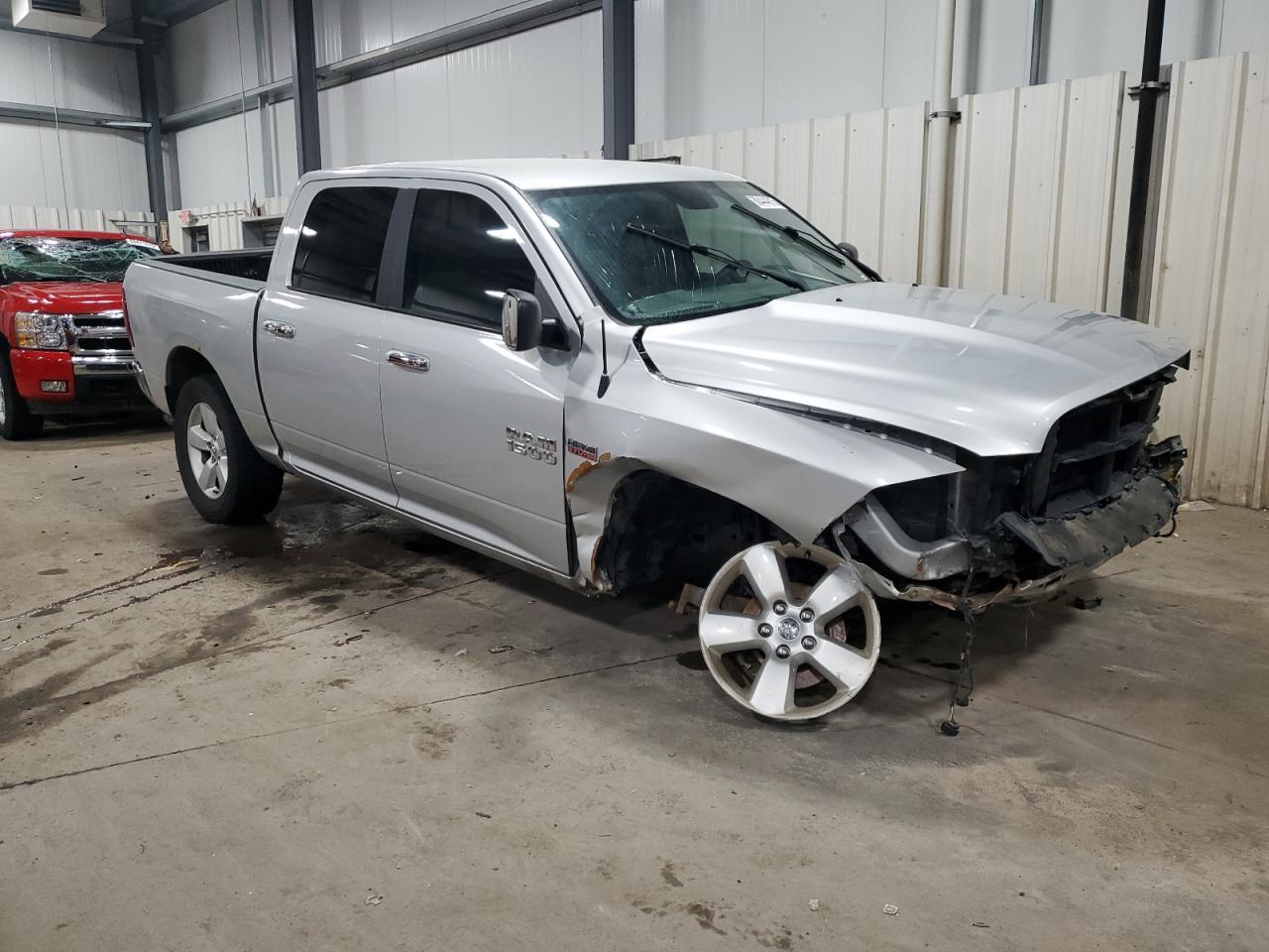 2017 RAM 1500 SLT - Фото 4