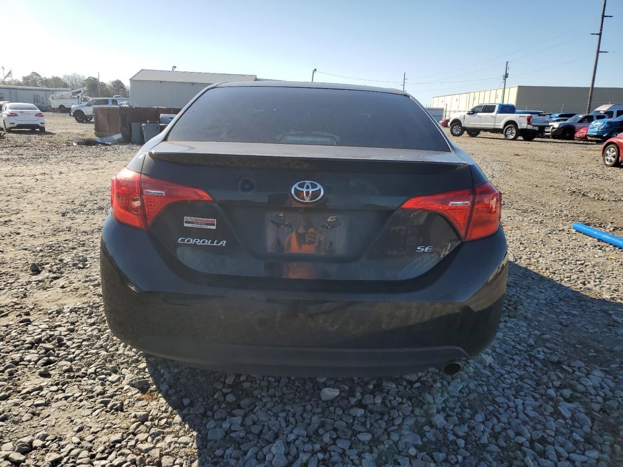 2018 TOYOTA COROLLA L - Image 6