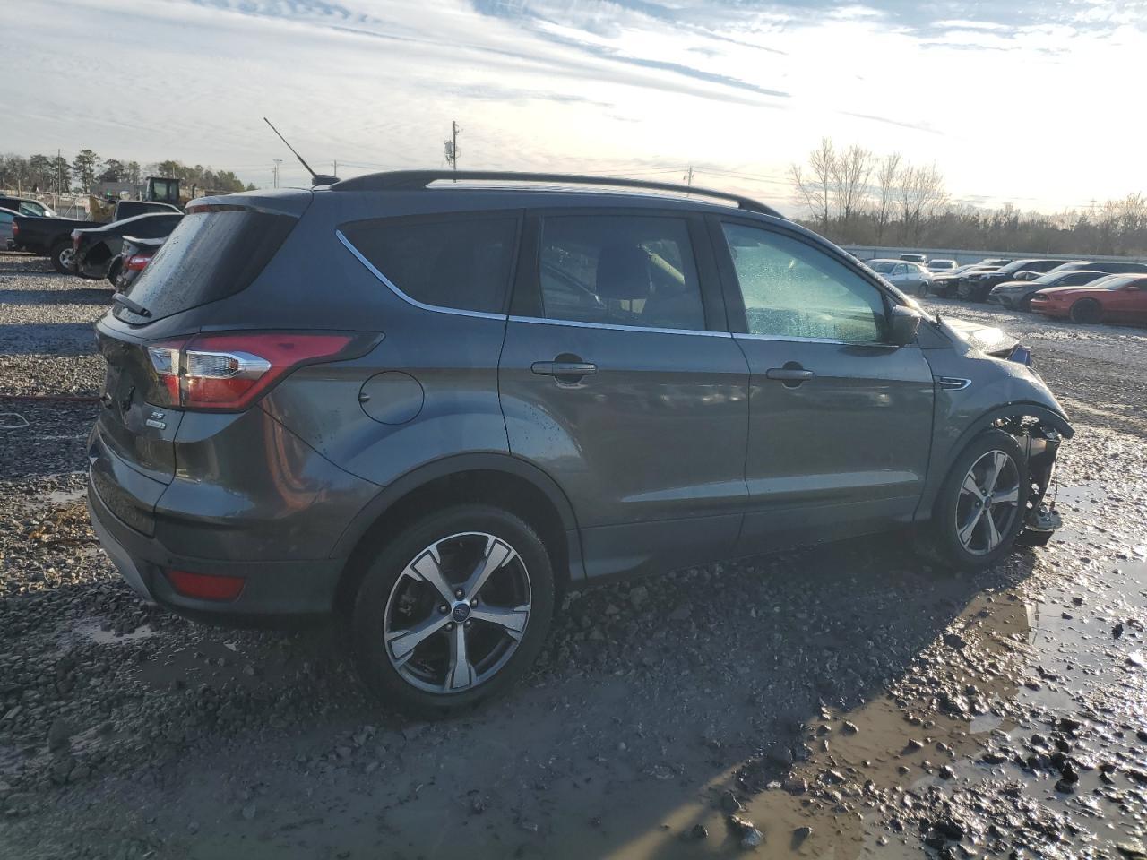 2017 FORD ESCAPE SE - Image 3