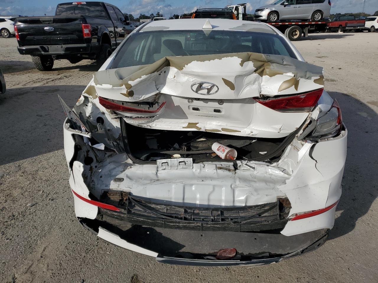 2017 HYUNDAI ELANTRA SE - Image 6