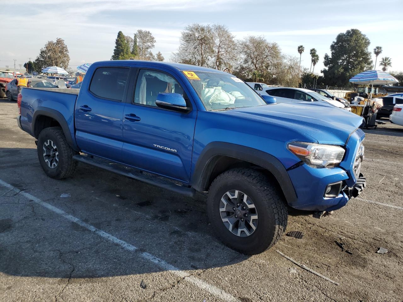 2017 TOYOTA TACOMA DOU - Фото 4